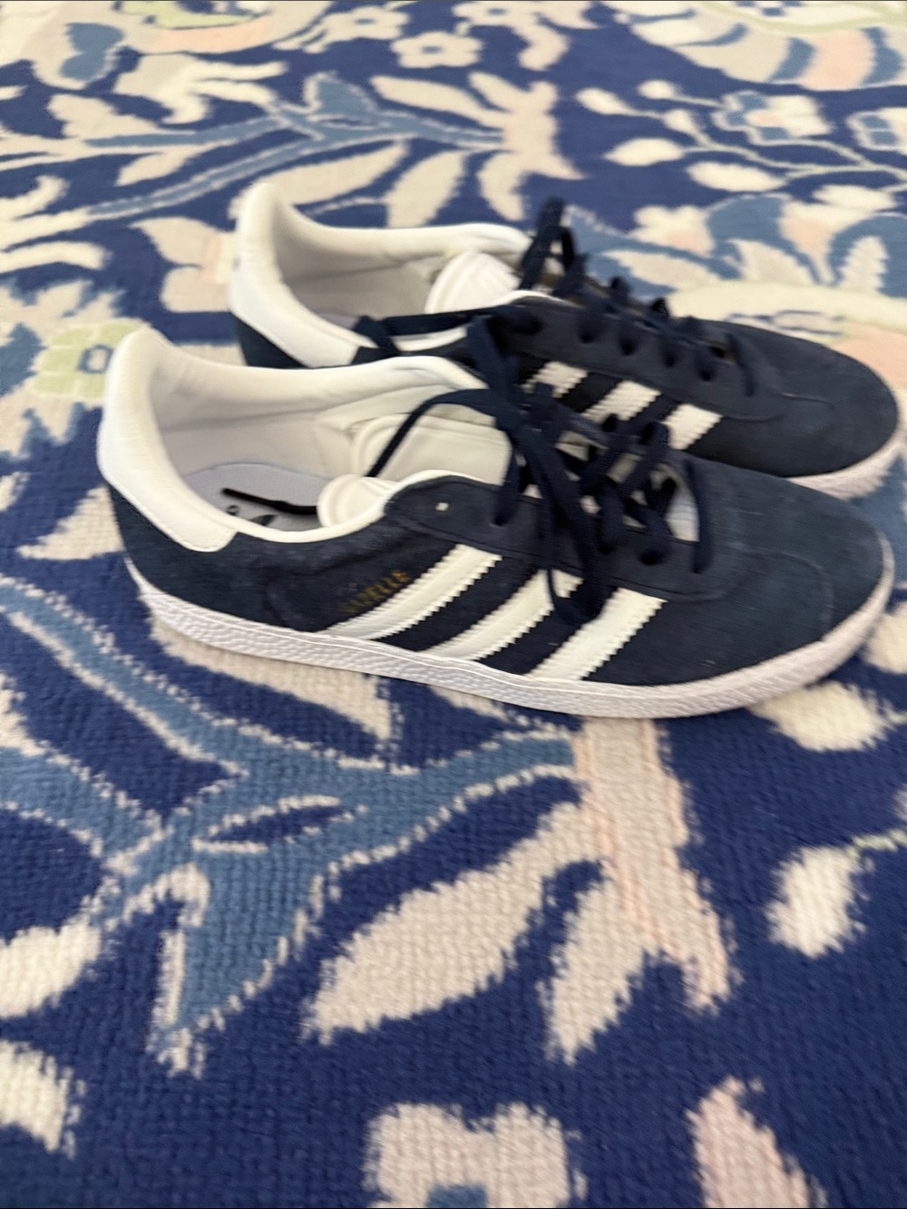adidas Kids Suede Sneakers in Navy and White only worn once